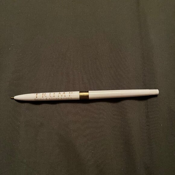 Trump Resort and Casino Vintage Pen - Picture 2 of 4